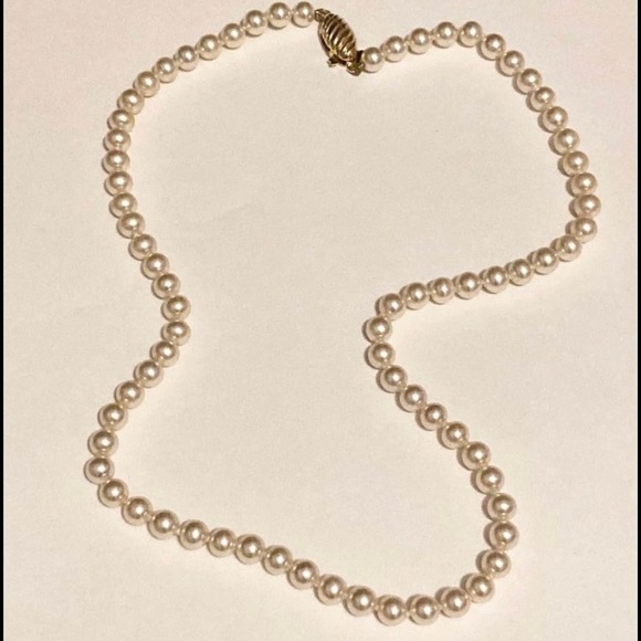 Jewelry - Pearl Necklace